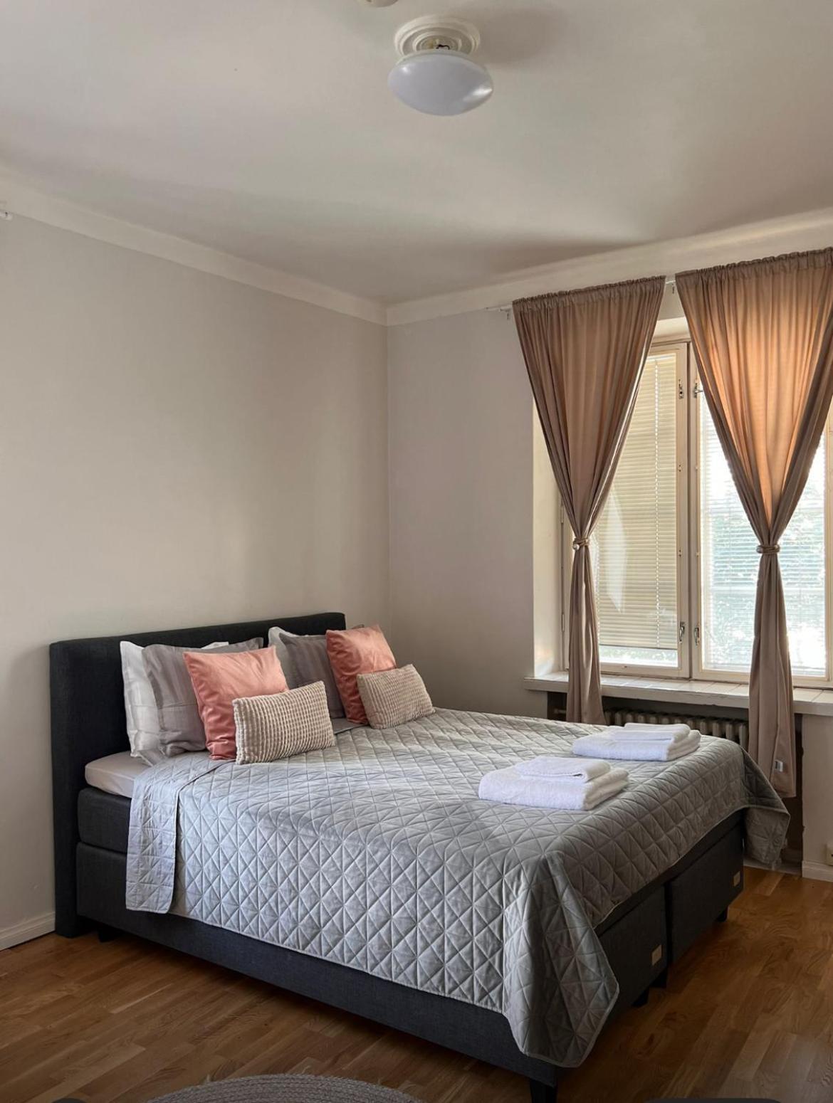 Your Chic Vibrant Airbnb Гельсінкі Екстер'єр фото