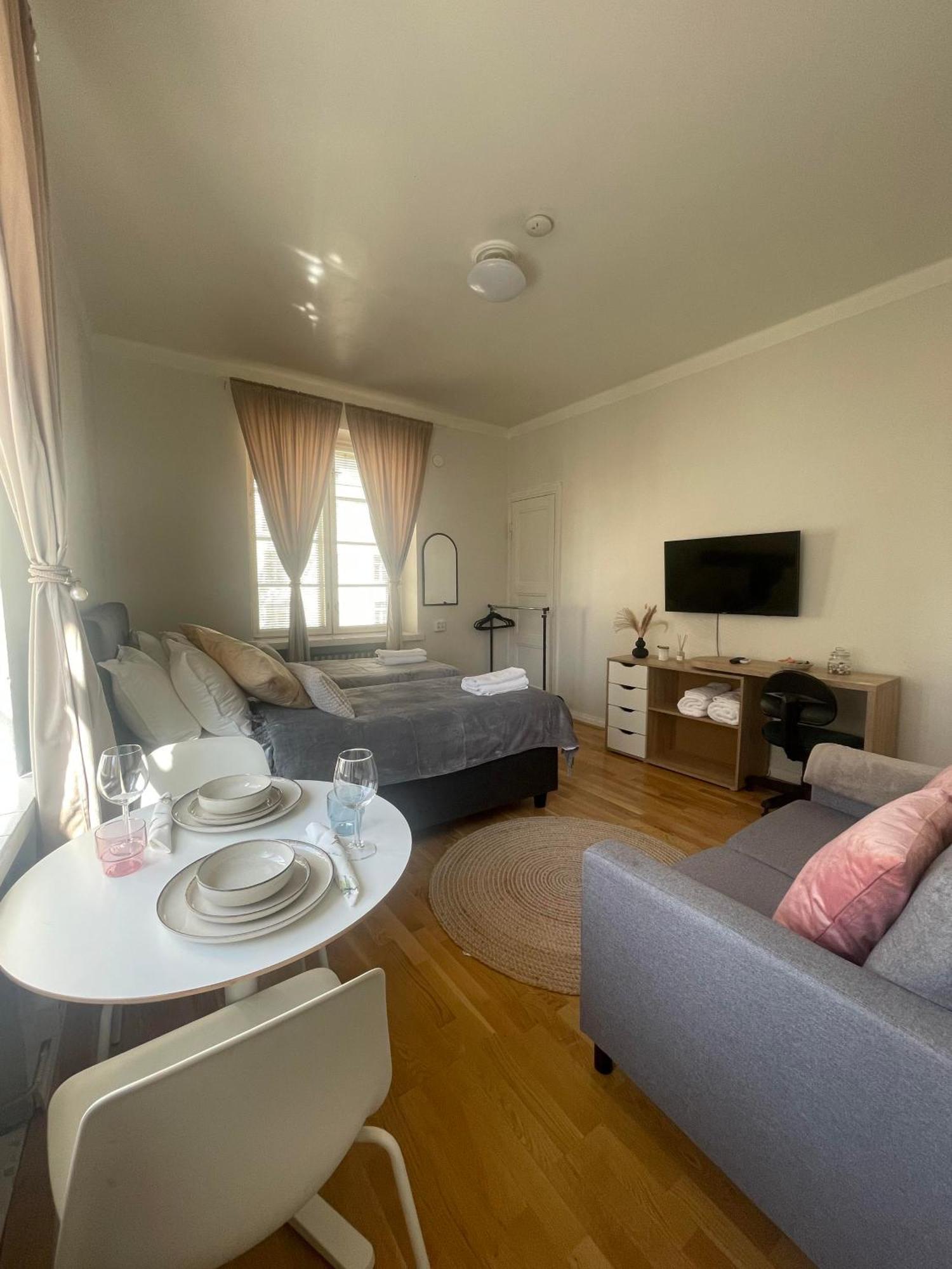 Your Chic Vibrant Airbnb Гельсінкі Екстер'єр фото
