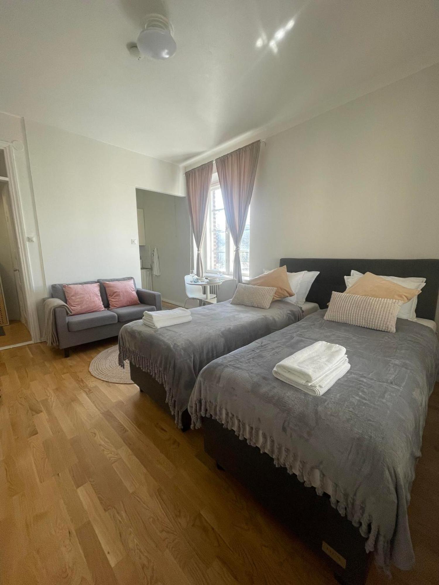 Your Chic Vibrant Airbnb Гельсінкі Екстер'єр фото